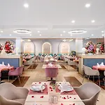 Story & 4* 시데
