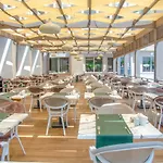Hotel Story & 4*